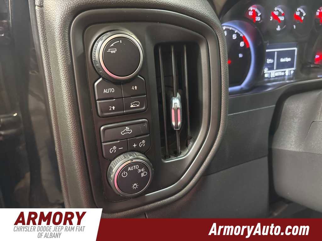 Used 2020 Chevrolet Silverado 1500 Custom w/ Custom Value Package image 11