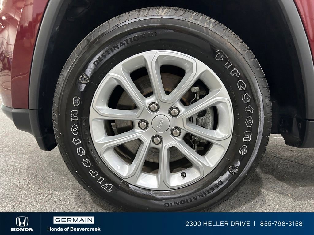 Used 2021 Jeep Grand Cherokee Laredo w/ Security & Convenience Group AWD/4WD image 13