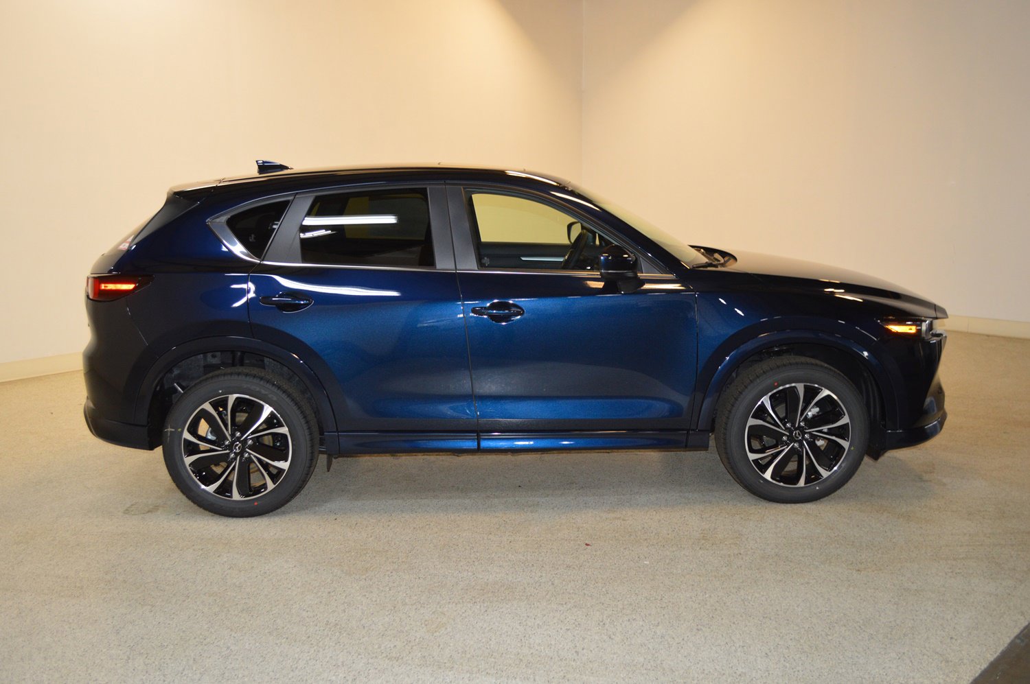 New 2025 MAZDA CX-5 AWD 2.5 S w/ Preferred Package image 2