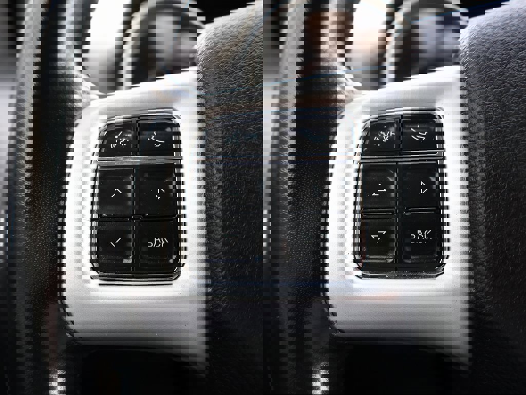 Used 2020 Dodge Journey SE w/ SE Popular Equipment Group image 27