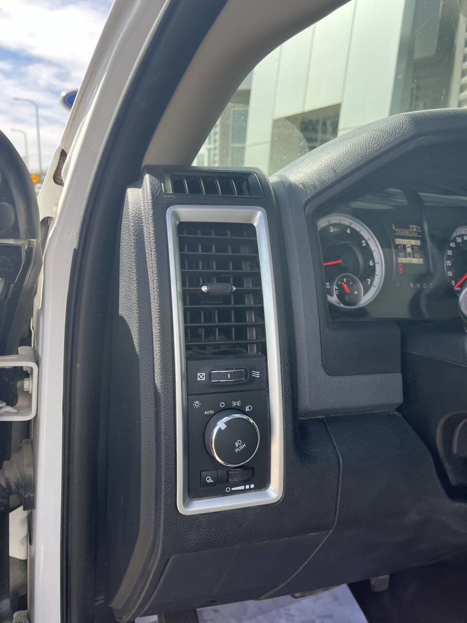 Used 2014 RAM 2500 SLT image 12