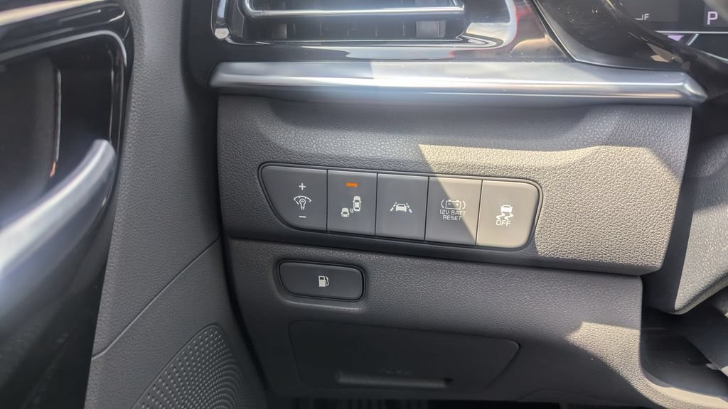 Used 2021 Kia Niro LXS FWD image 21