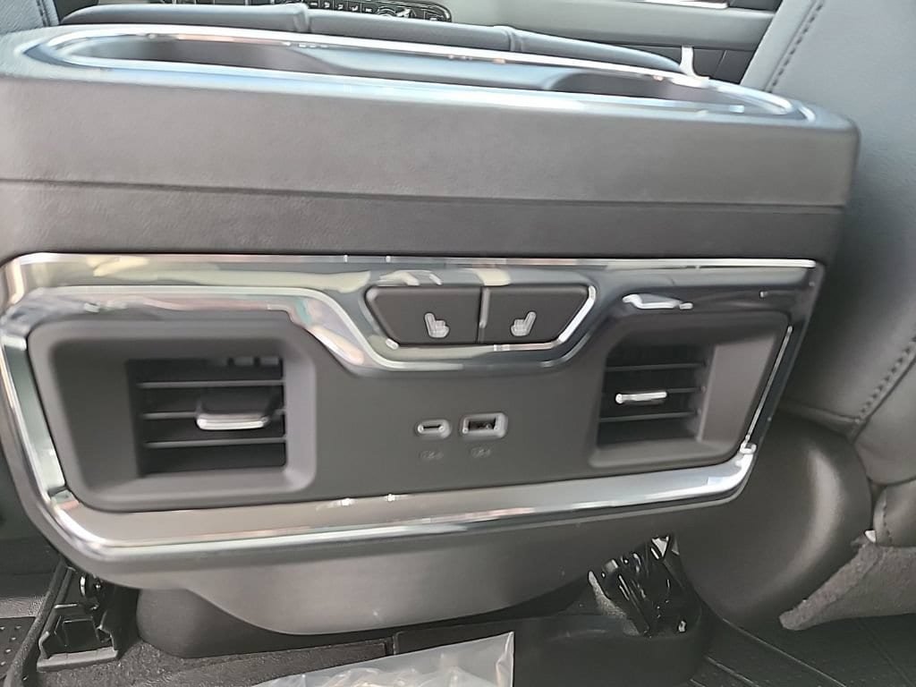 New 2026 Chevrolet Silverado 1500 LTZ w/ LTZ Premium Package AWD/4WD image 43