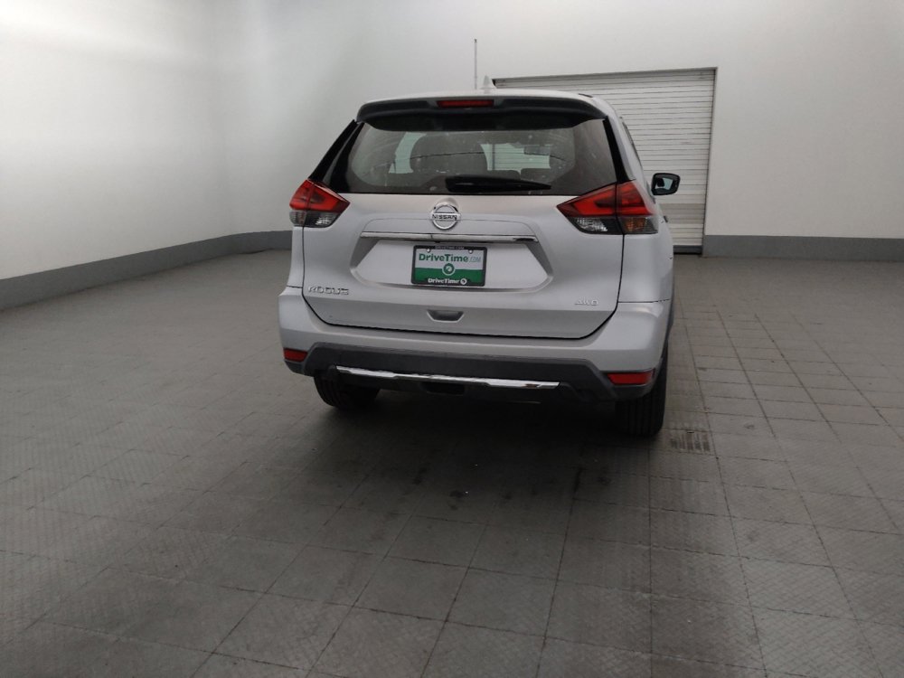 Used 2018 Nissan Rogue S AWD/4WD image 7