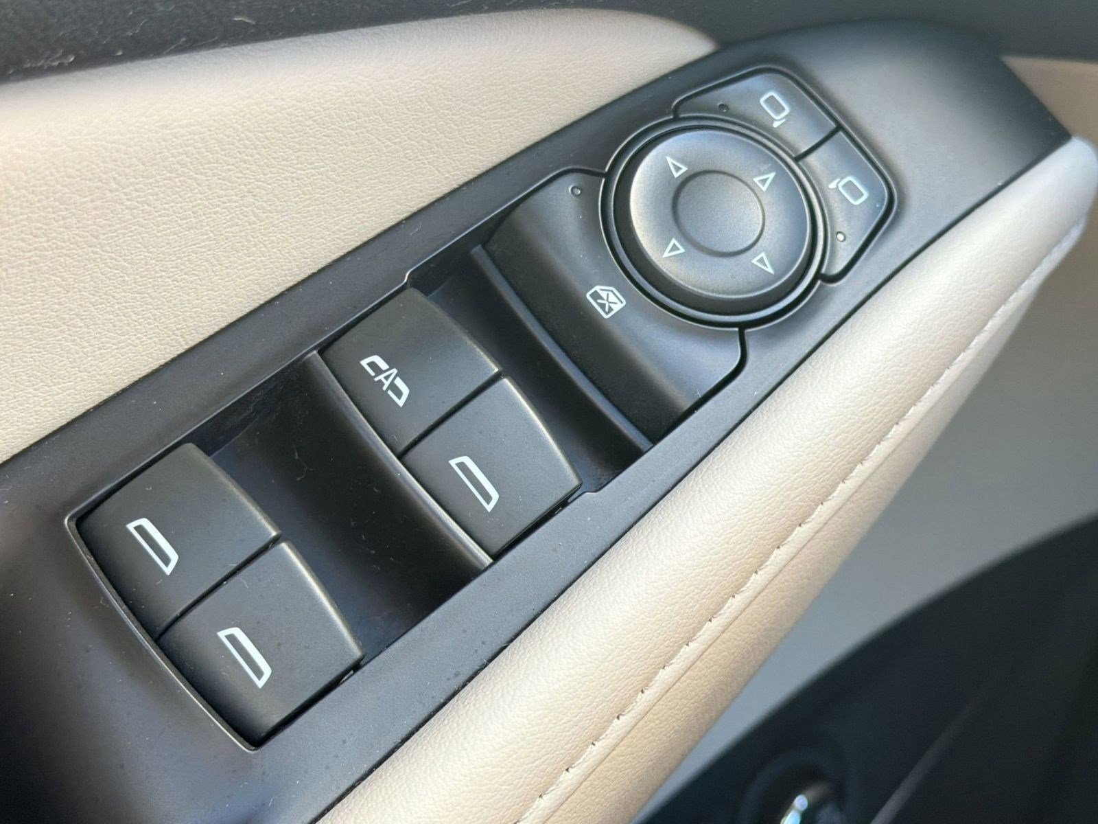 Used 2020 Buick Enclave Essence FWD image 26