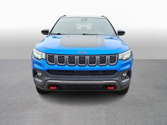 Used 2024 Jeep Compass Trailhawk image 2