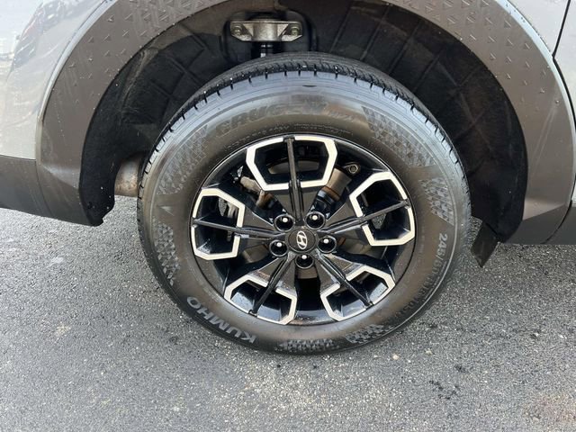 Used 2023 Hyundai Santa Cruz SE image 11