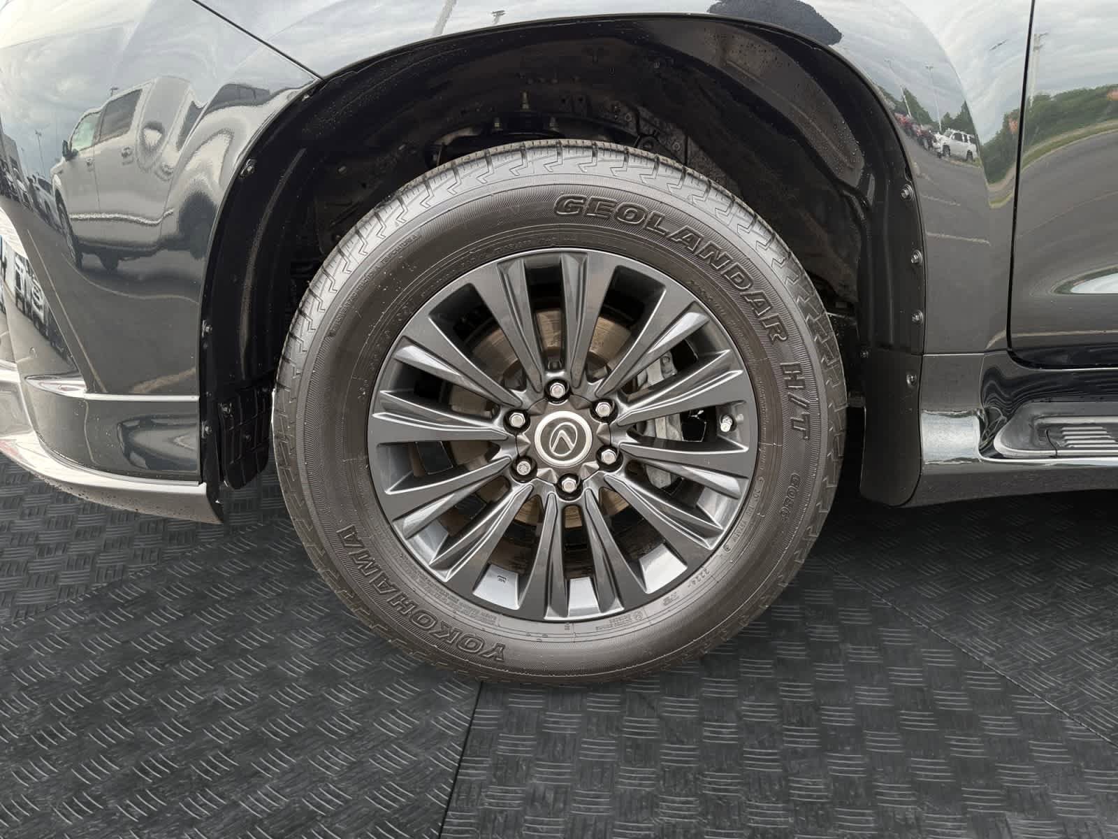 Used 2022 Lexus GX 460 Premium w/ Accessory Package AWD/4WD image 15