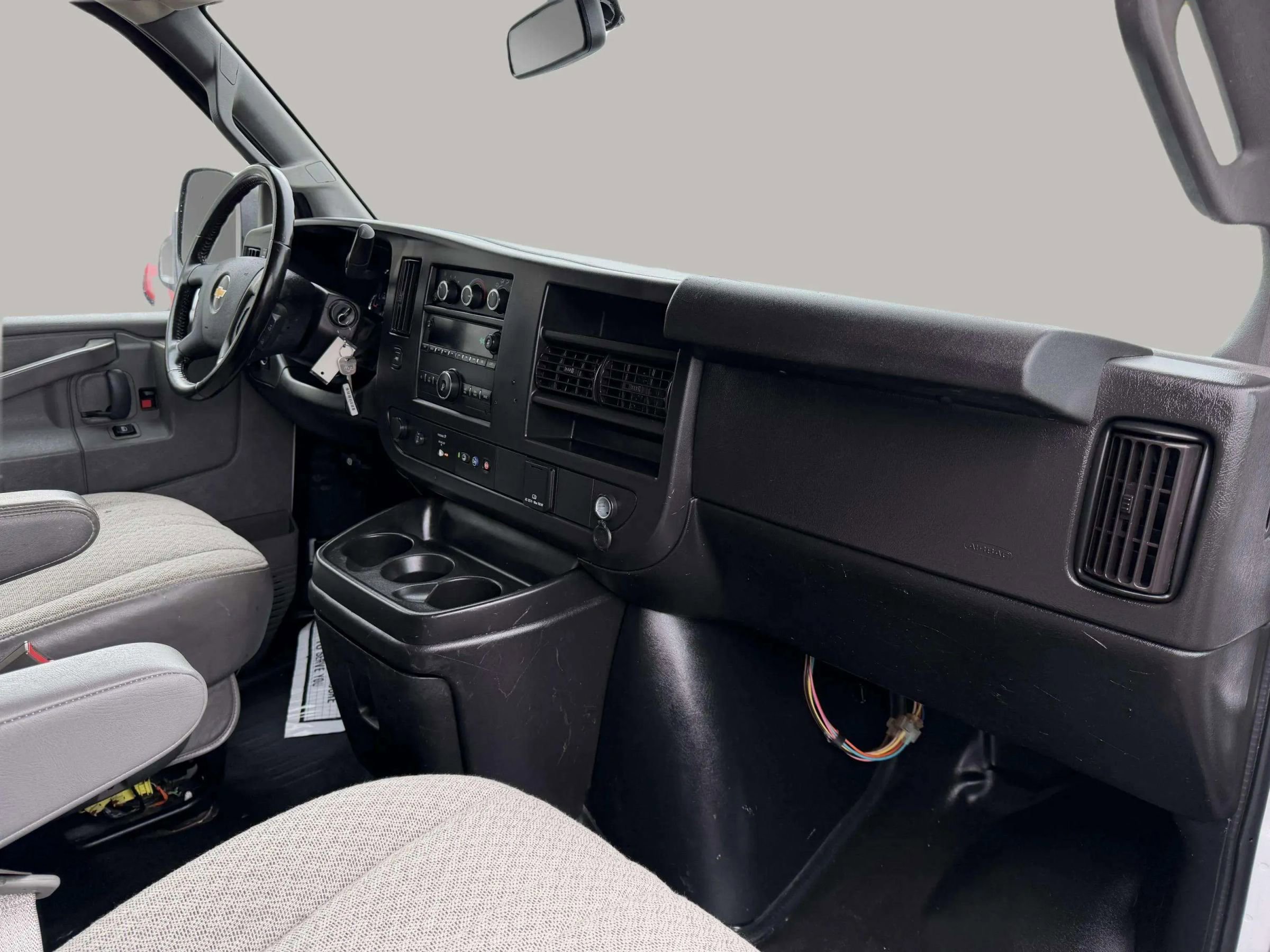 Used 2021 Chevrolet Express 2500 w/ Driver Convenience Package image 17