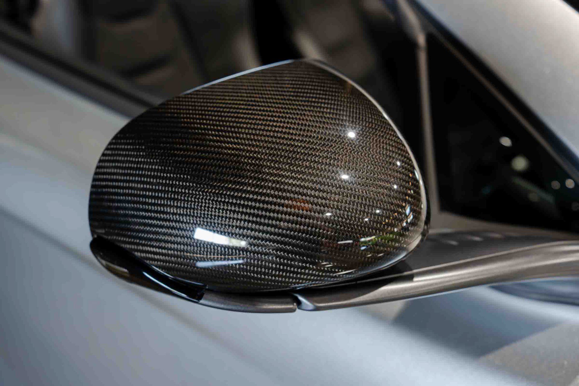 Used 2016 McLaren 650S Spider RWD image 31