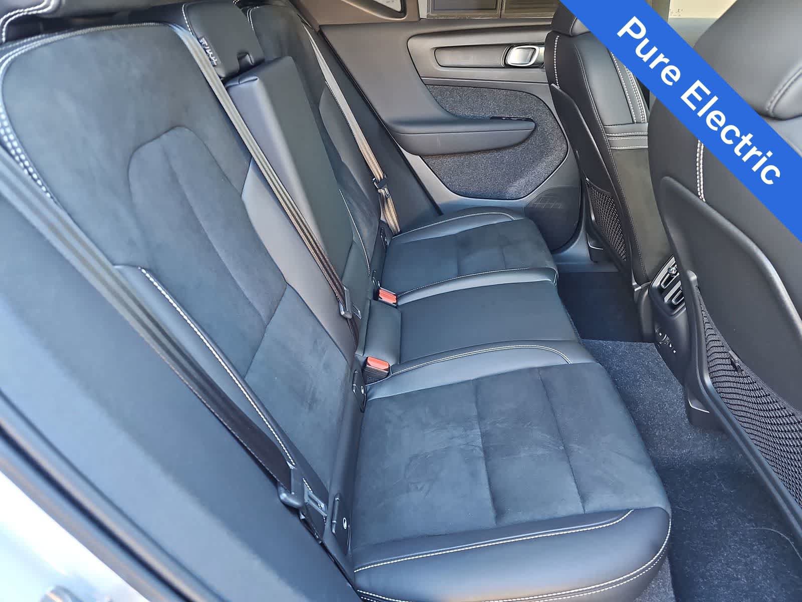 Used 2022 Volvo XC40 P8 Recharge Plus AWD/4WD image 17