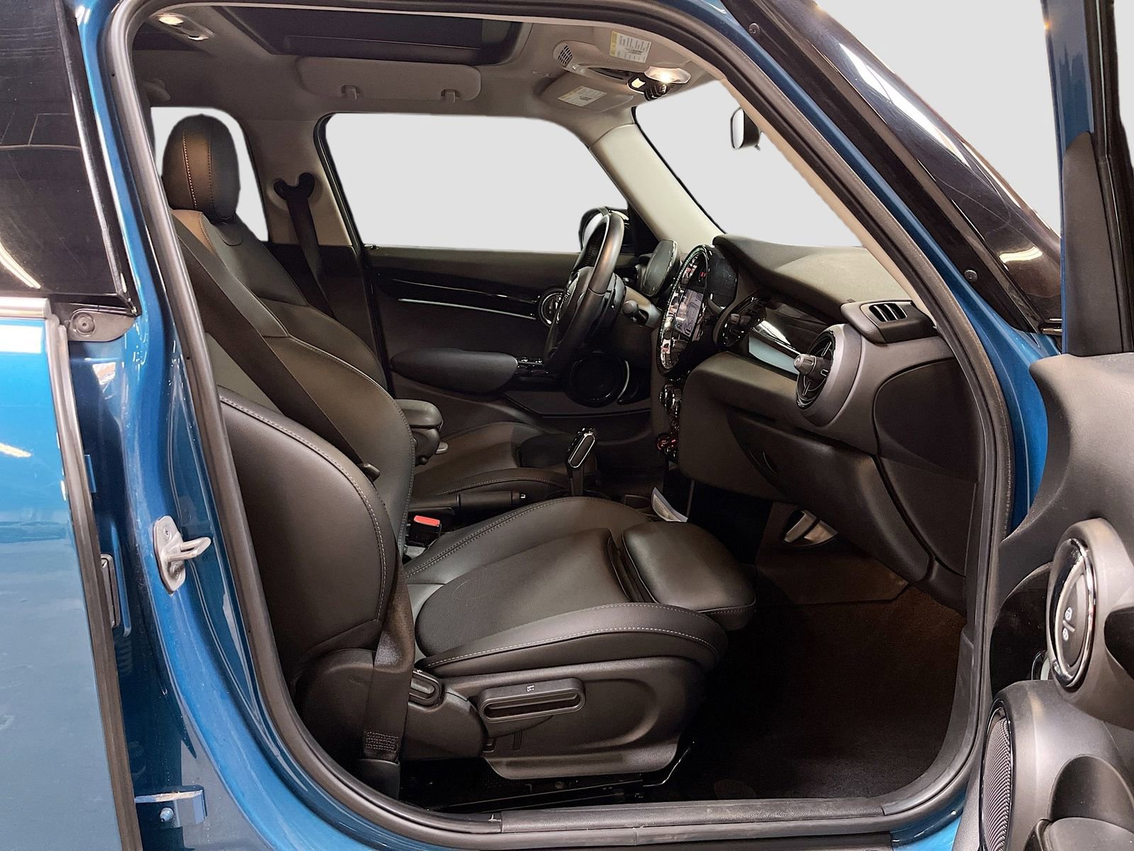 Used 2022 MINI Cooper S FWD image 28