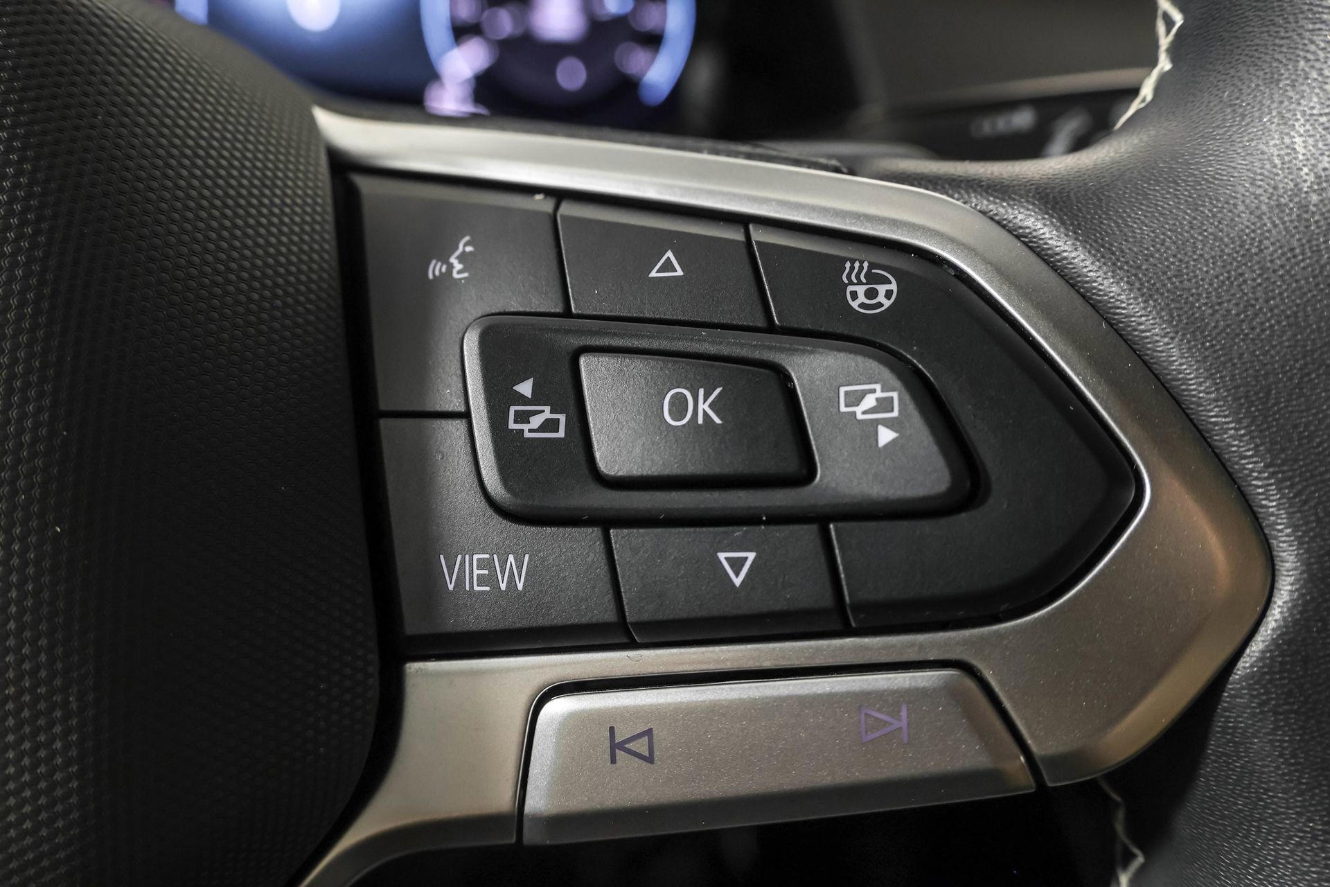 Used 2024 Volkswagen Atlas Cross Sport SE image 27