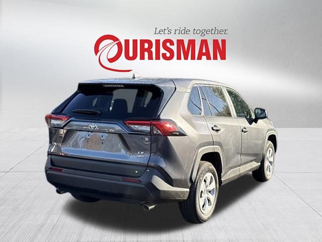 Used 2024 Toyota RAV4 LE video 2
