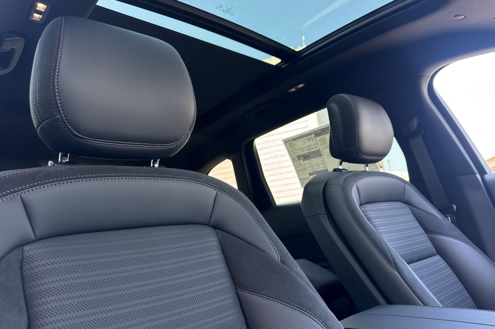 New 2025 Lincoln Nautilus Reserve w/ Jet Appearance Package image 16
