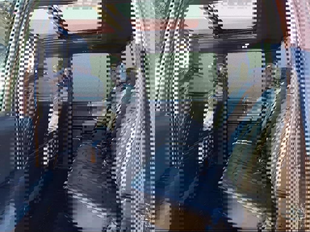 Used 2019 Ford F150 Platinum w/ Equipment Group 701A Luxury image 11