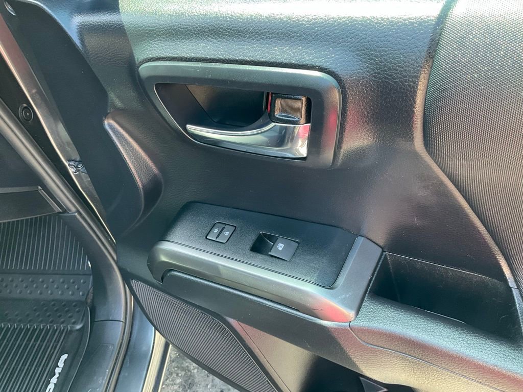 Used 2020 Toyota Tacoma TRD Off-Road w/ Technology Package AWD/4WD image 70