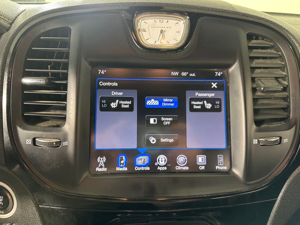 Used 2016 Chrysler 300 S image 28