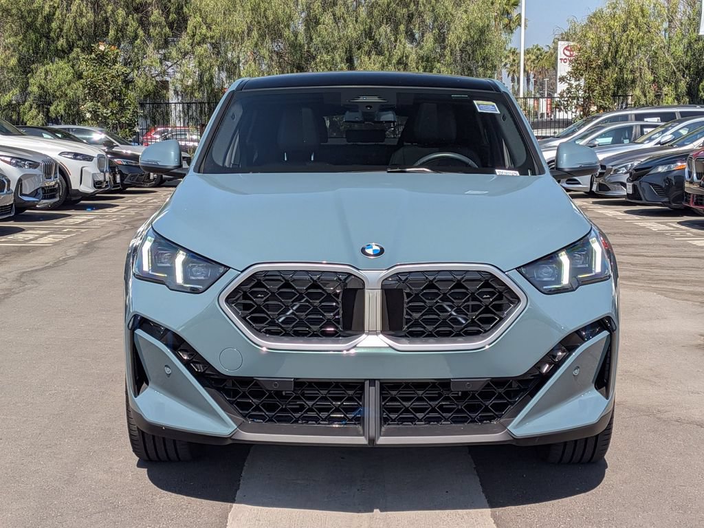Certified 2025 BMW X2 xDrive28i AWD/4WD image 4