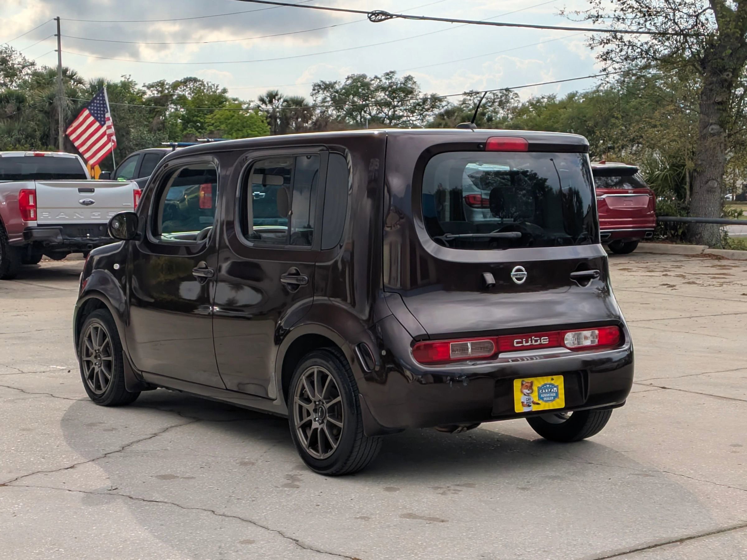 Used 2010 Nissan Cube 1.8 SL w/ SL Preferred Pkg FWD image 2