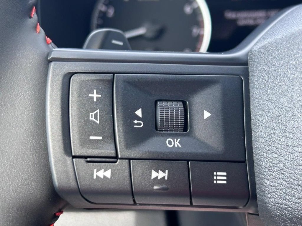 Used 2026 Nissan Pathfinder Rock Creek AWD/4WD image 16