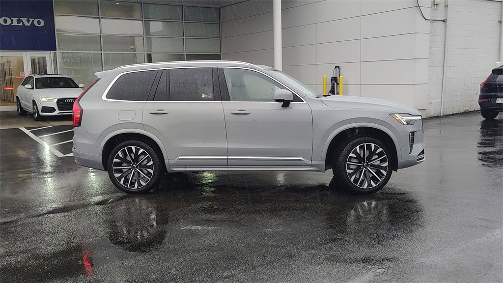 New 2026 Volvo XC90 T8 Plus w/ Protection Package Premier image 2