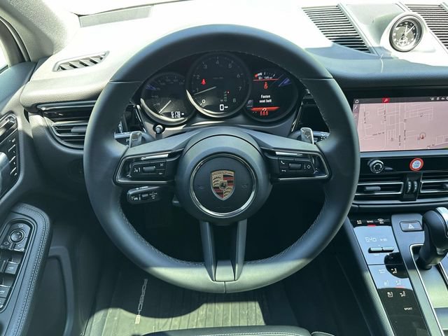Used 2026 Porsche Macan AWD/4WD image 16