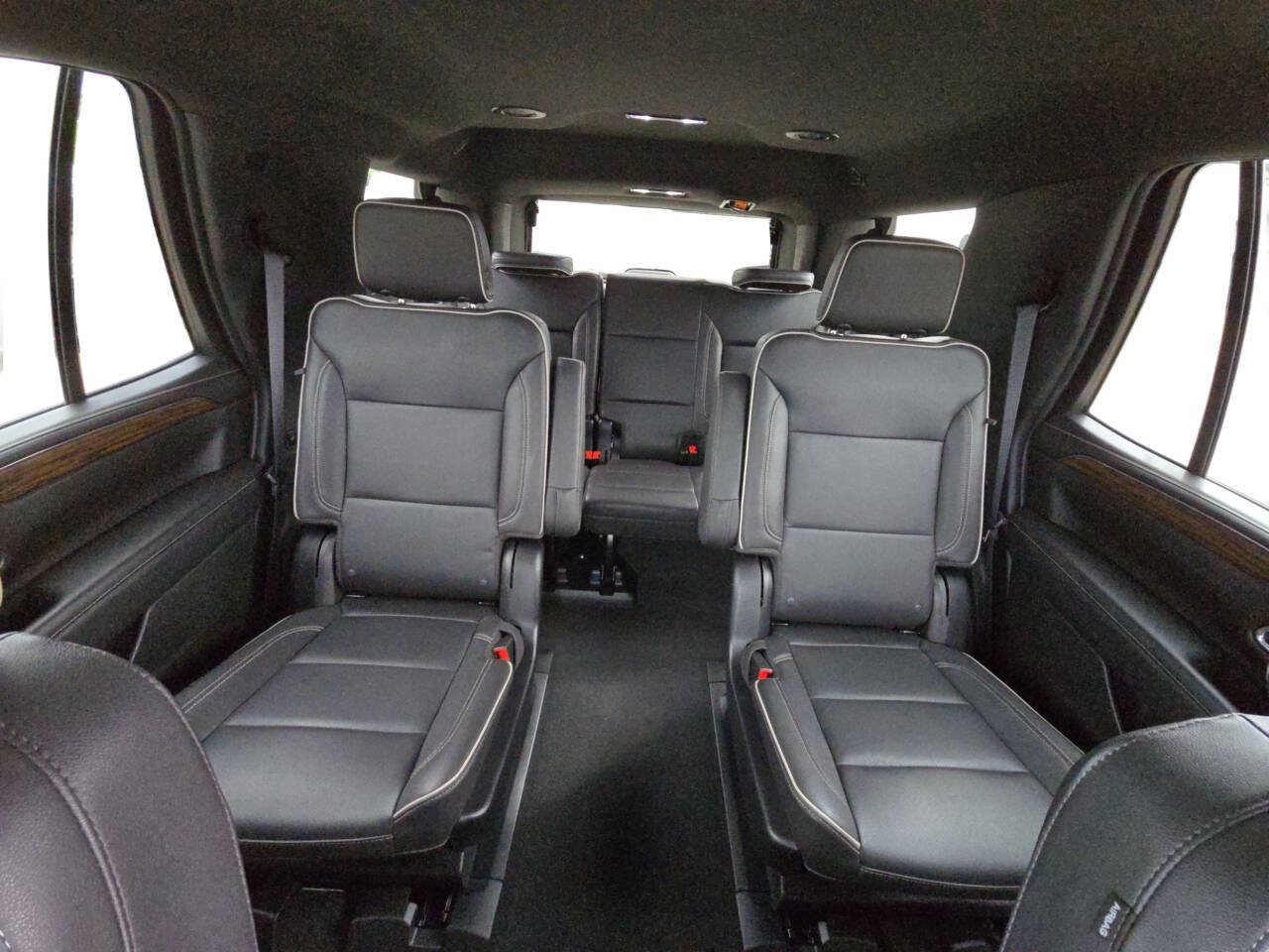 Used 2023 Chevrolet Tahoe Premier AWD/4WD image 13