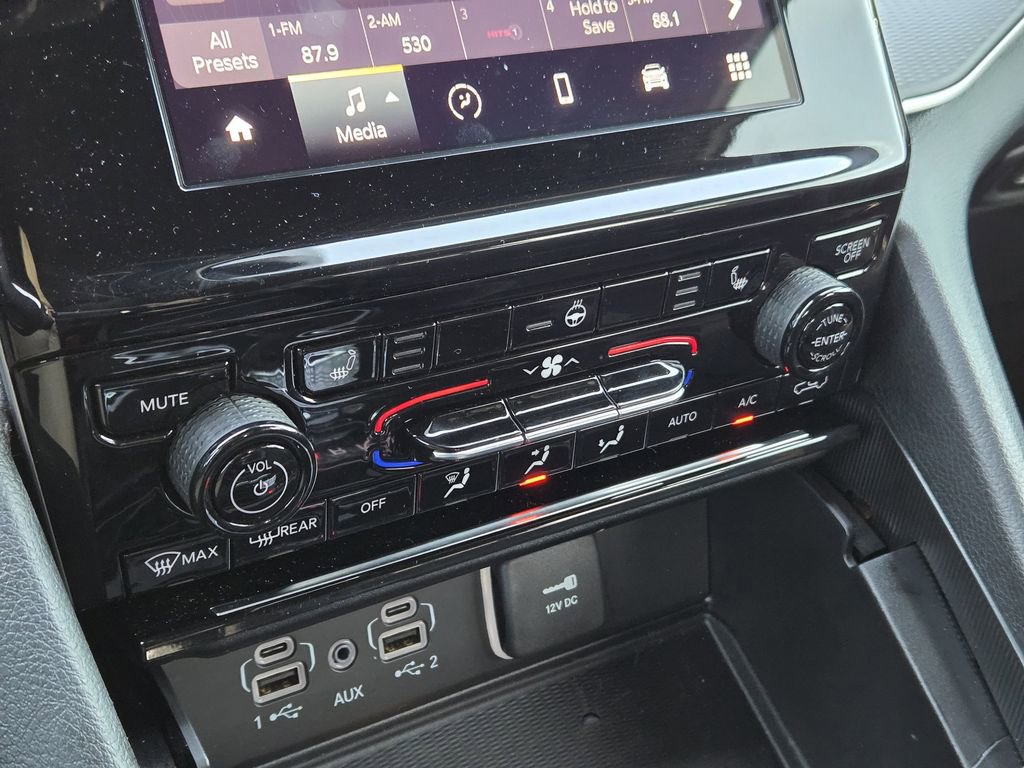 Used 2025 Jeep Grand Cherokee L Laredo RWD image 21
