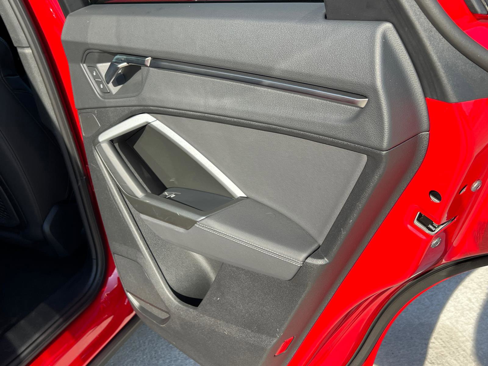 Certified 2025 Audi Q3 2.0T Premium w/ Black Optic Sport Package image 16