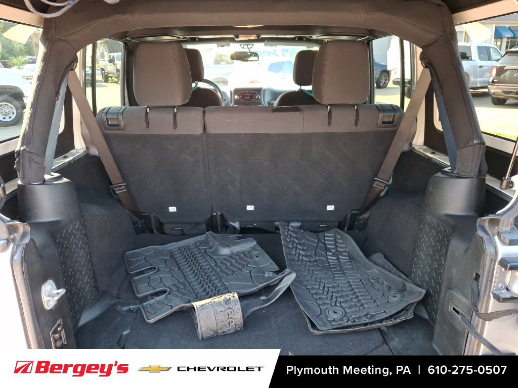 Used 2018 Jeep Wrangler Unlimited Sport S AWD/4WD image 32