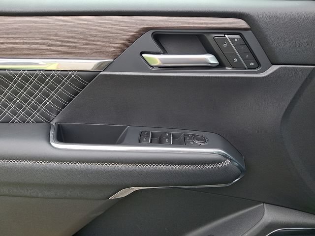 Used 2026 GMC Acadia Denali FWD image 12