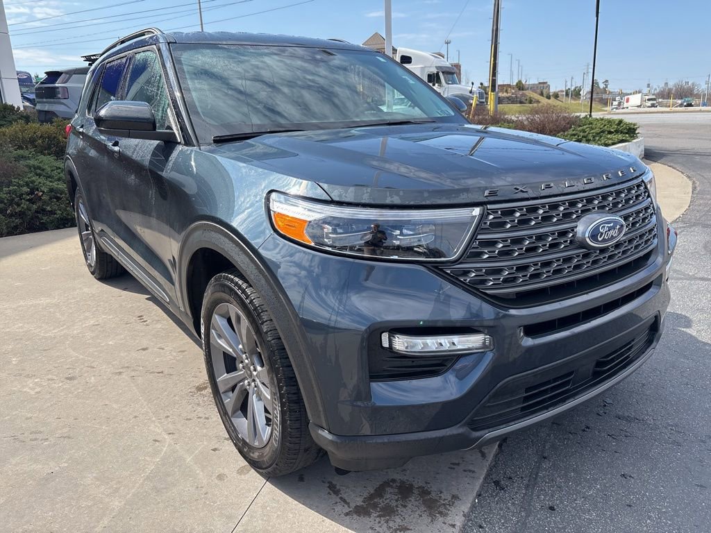 Used 2024 Ford Explorer XLT w/ Equipment Group 202A AWD/4WD image 4