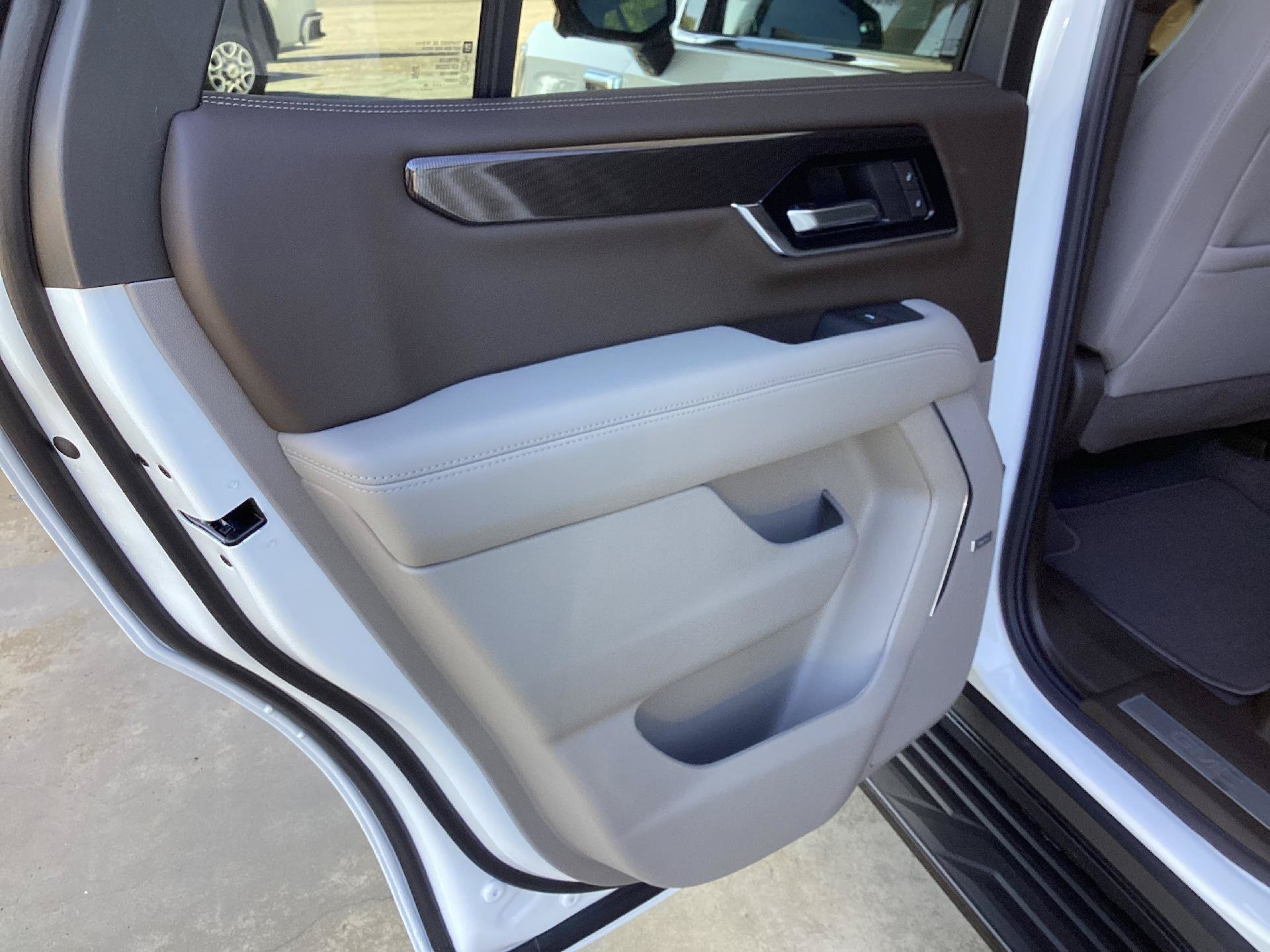 New 2026 GMC Yukon Elevation AWD/4WD image 11