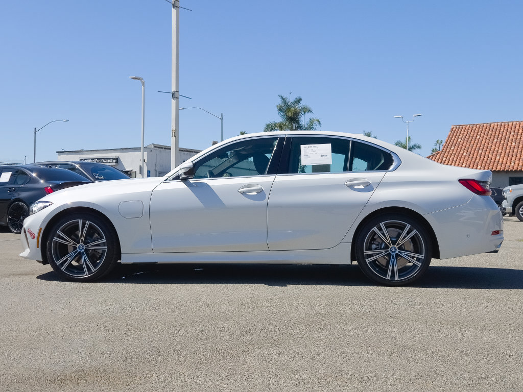 Used 2024 BMW 330e w/ Premium Package RWD image 8