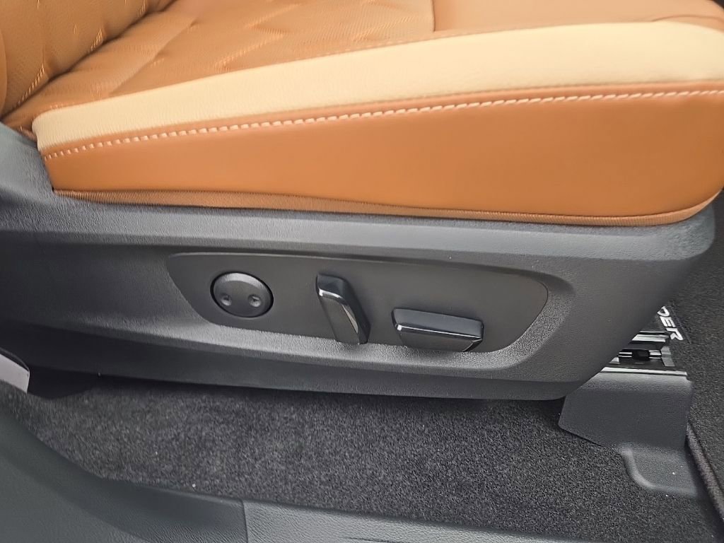 New 2026 Nissan Pathfinder Platinum image 28