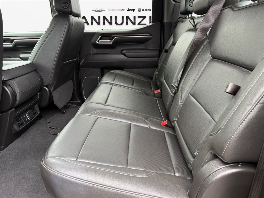 Used 2024 GMC Sierra 1500 SLT image 13