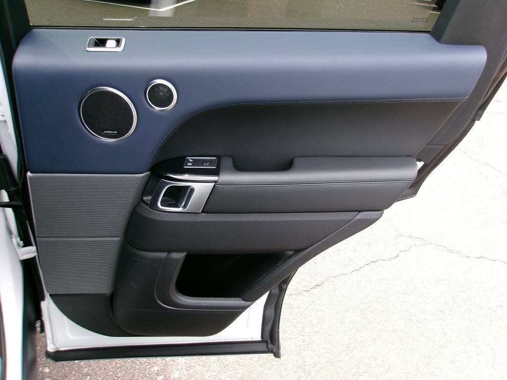 Used 2020 Land Rover Range Rover Sport HST AWD/4WD image 9