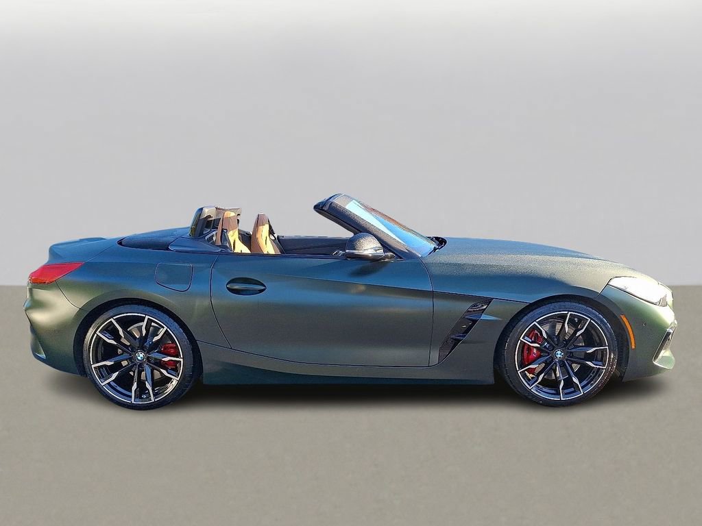 Used 2025 BMW Z4 M40i w/ Edition image 3