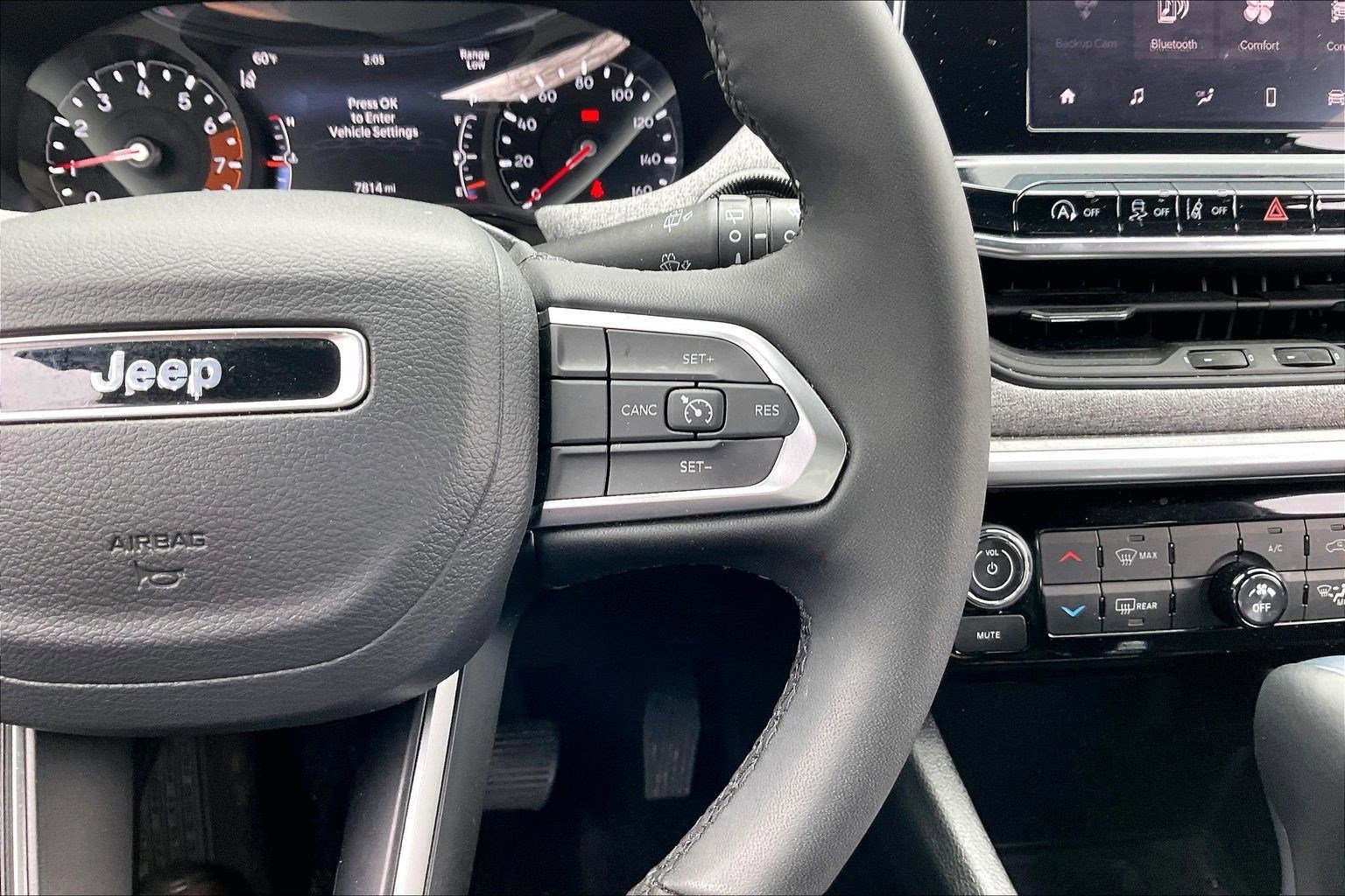 Certified 2025 Jeep Compass Latitude image 17