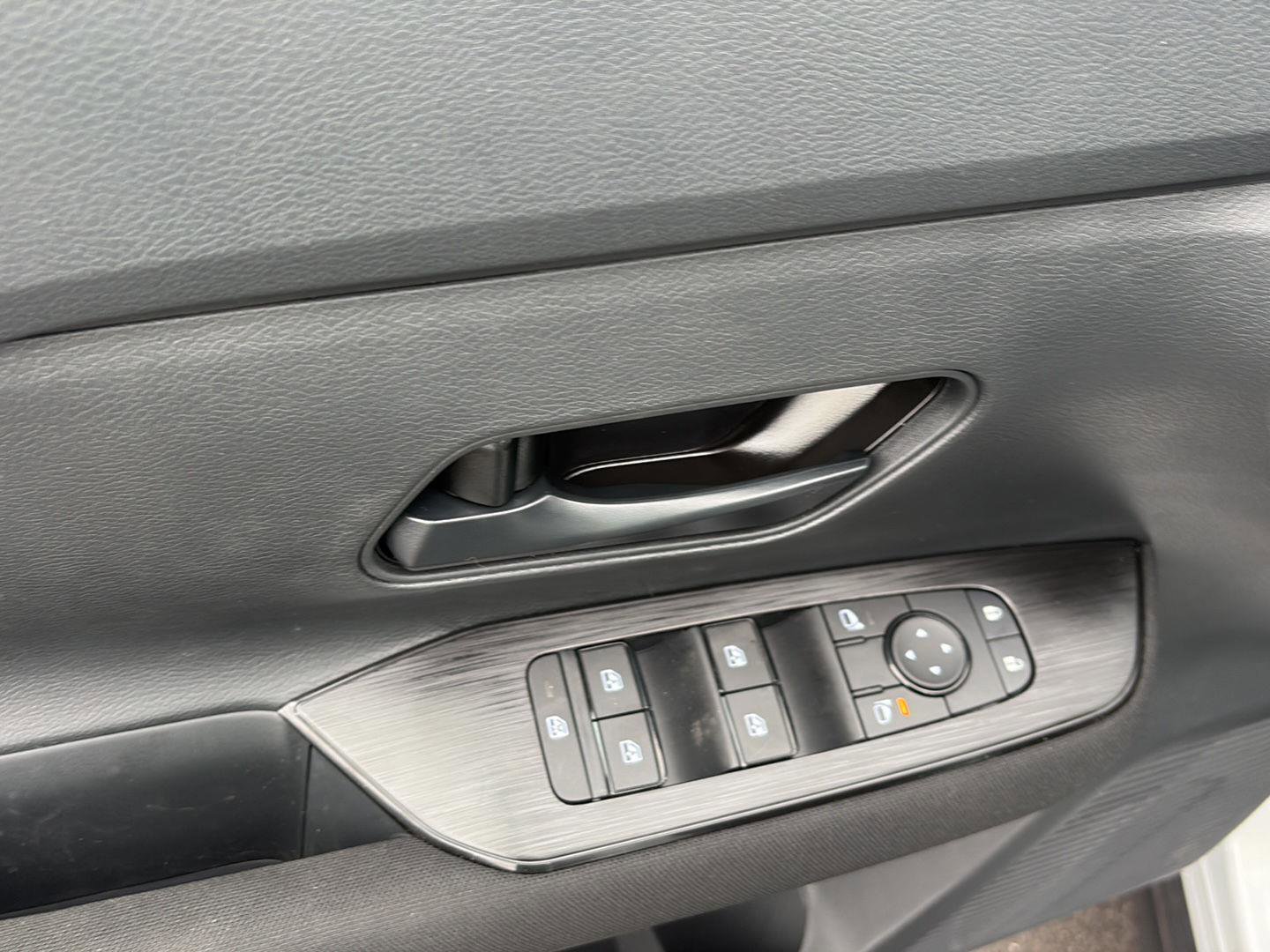 New 2026 Nissan Kicks S image 19