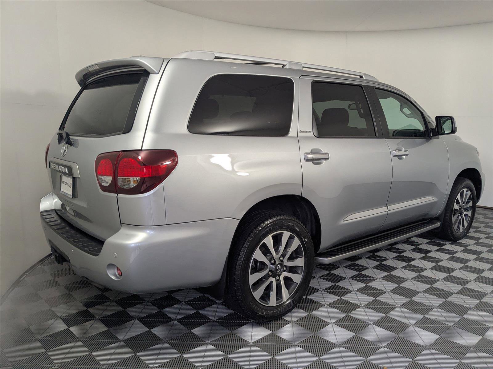 Certified 2020 Toyota Sequoia Limited image 5