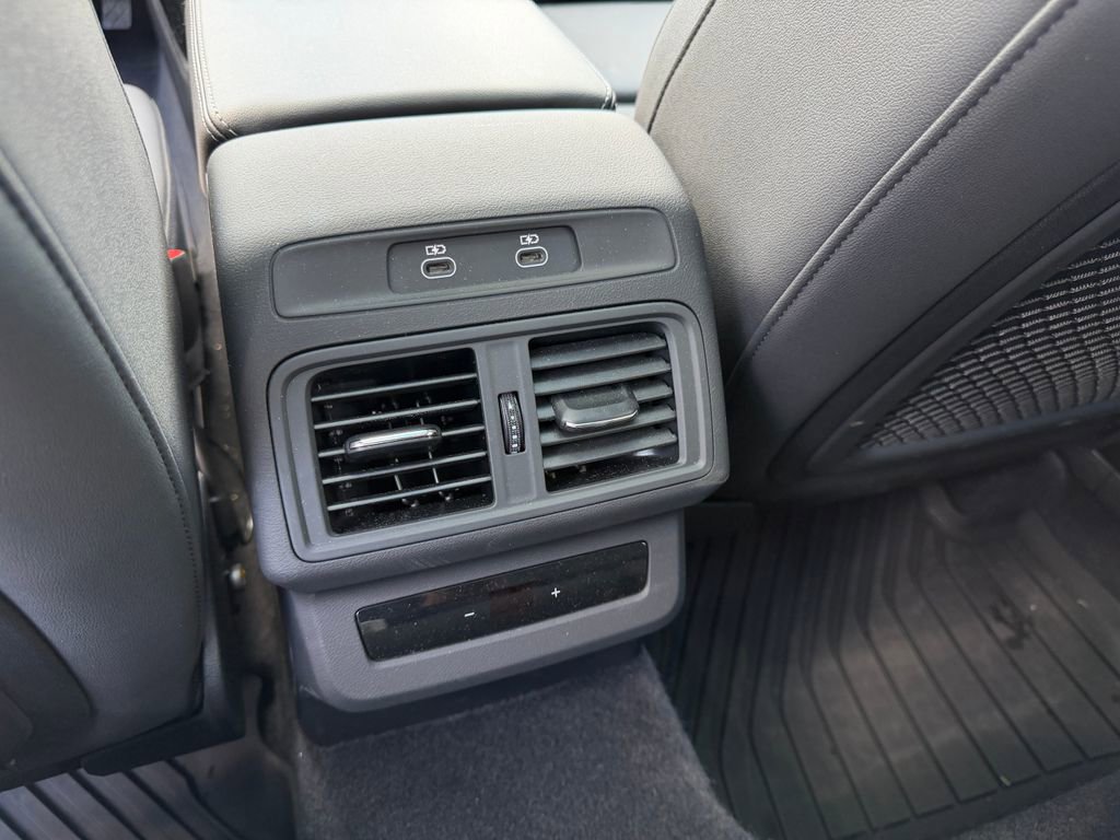 Used 2025 Audi Q5 Premium Plus w/ Premium Plus AWD/4WD image 29