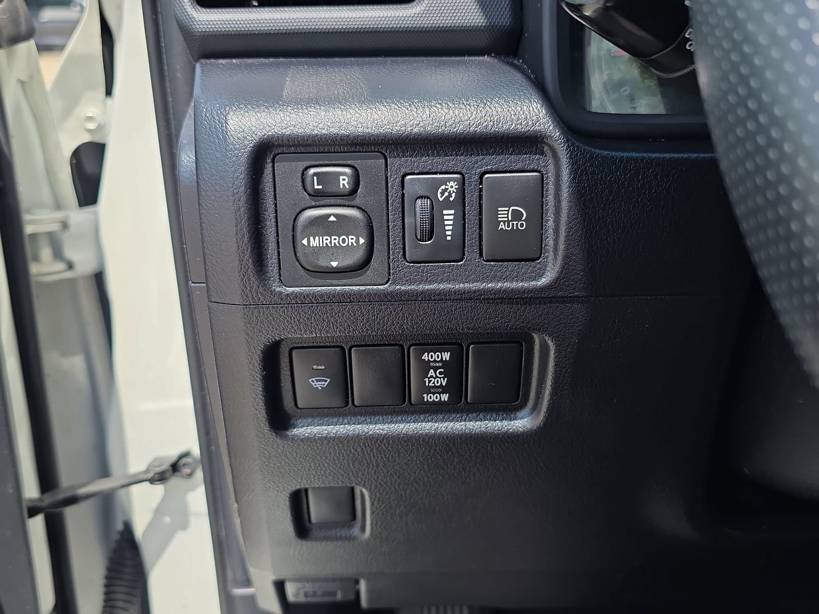 Used 2020 Toyota 4Runner Limited AWD/4WD image 23