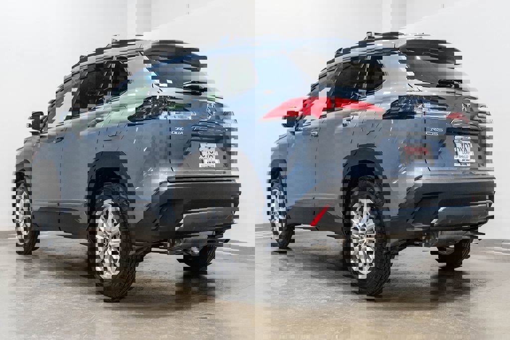 Certified 2023 Toyota Corolla Cross LE image 7