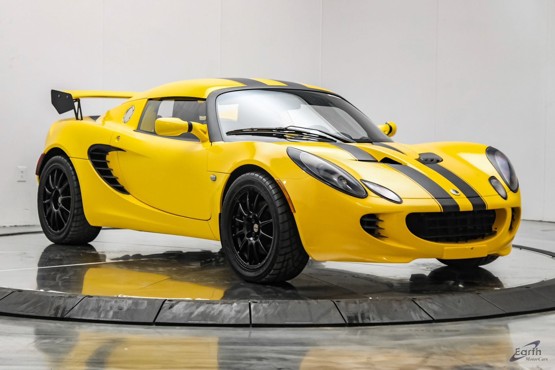 Used 2005 Lotus Elise RWD image 32