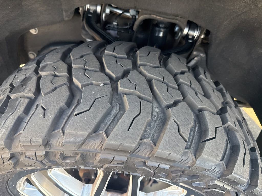 Used 2024 Chevrolet Silverado 3500 LT w/ Convenience Package image 9