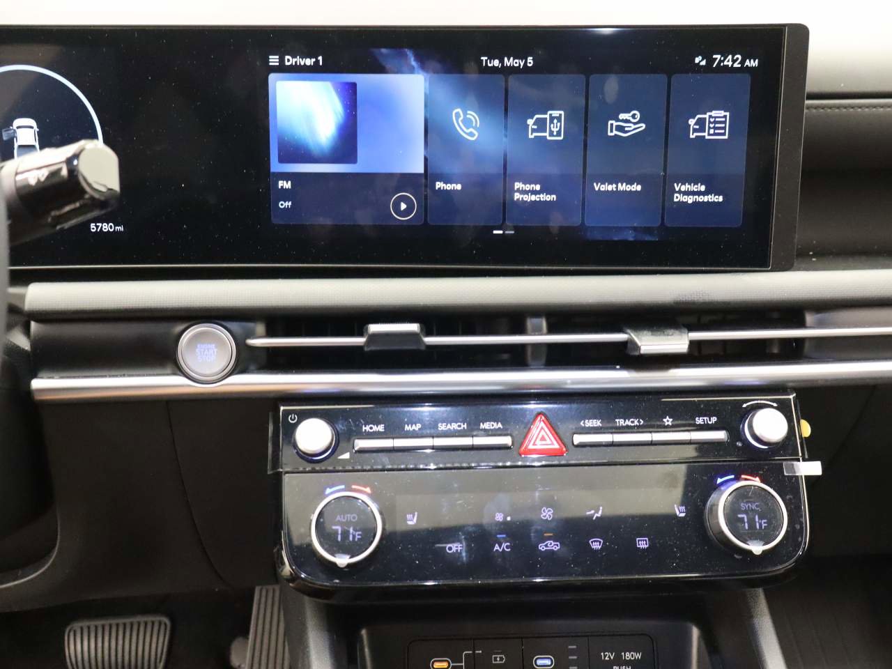 Used 2025 Hyundai Santa Cruz SEL AWD/4WD image 10
