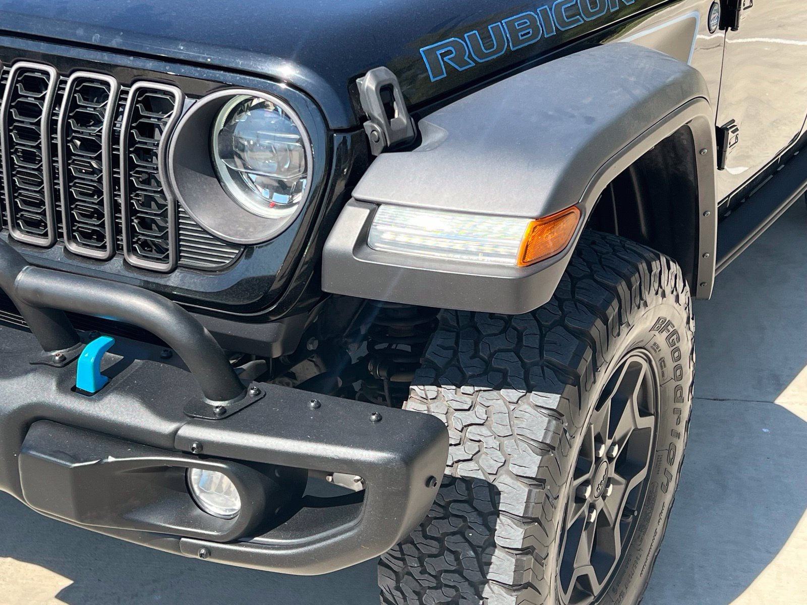 Used 2023 Jeep Wrangler Unlimited Rubicon 4xe AWD/4WD image 4
