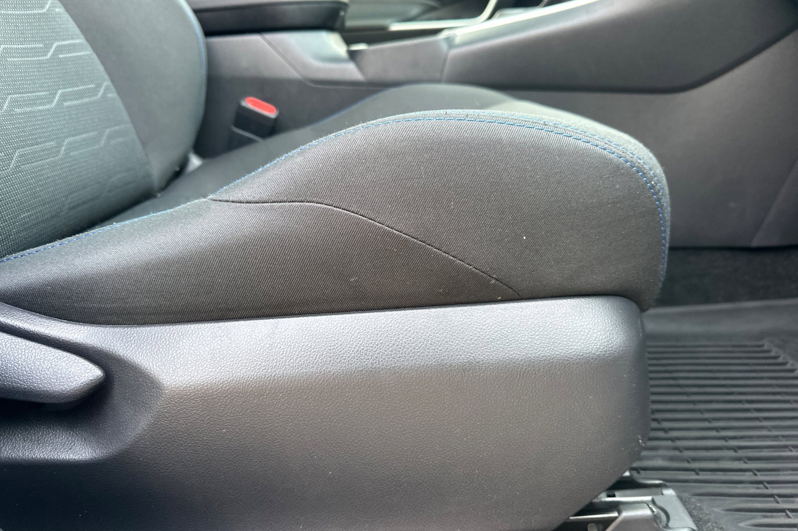 Used 2024 Toyota RAV4 SE image 23